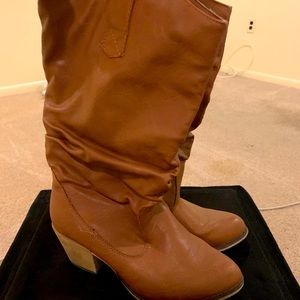 Heeled cowboy boots